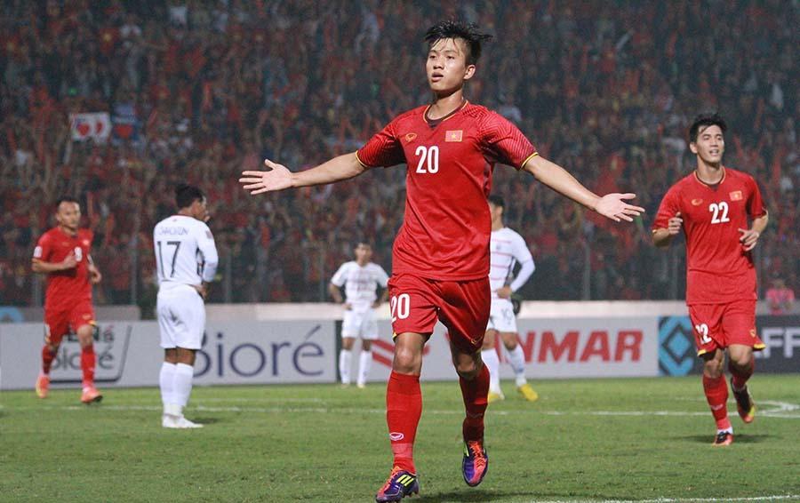 Văn Đức ghi bàn ở trận gặp Campuchia (Ảnh: Bảo Ngọc) Chung kết AFF Cup 2018, Văn Đức, ĐT Việt Nam, Việt nam vs Malaysia